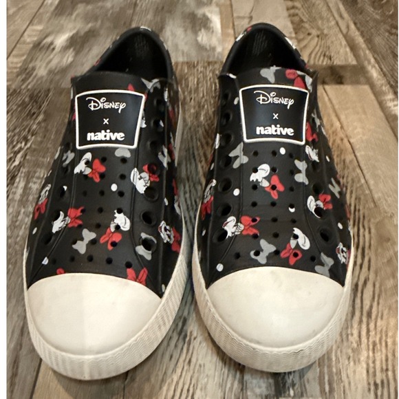 Disney x Native Minnie Mouse Black Slip On Sneaker Shoe Womens Size 7 Casual - Picture 2 of 10